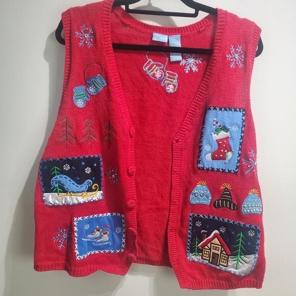 Holiday Editions Christmas village, stocking,sleigh,ice skates knitted vest - Picture 1 of 4